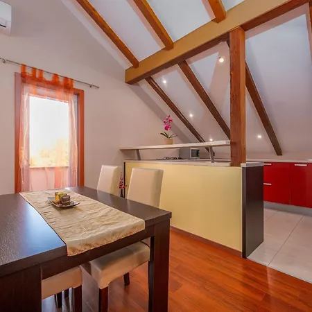 Marijana Zadarvillas * Galovac (Zadar)